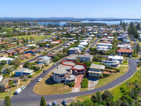 Romiaka 8 - Views Over The Pippi Beach - Holiday Cairns 2