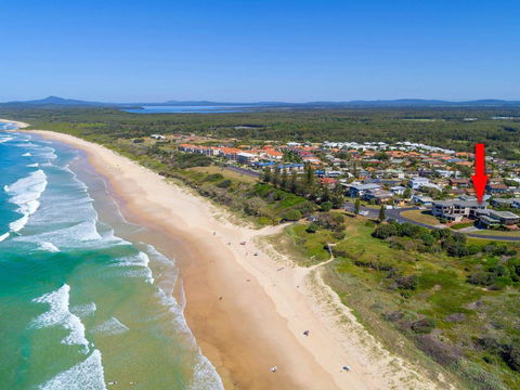 Romiaka 8 - Views Over The Pippi Beach - Holiday Cairns 3