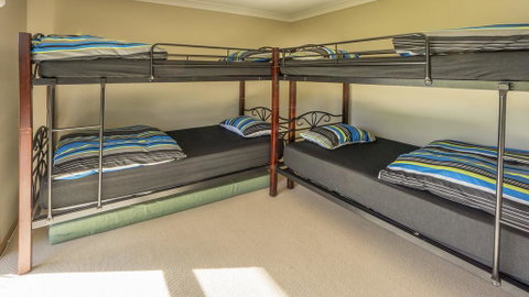 Rosemary Avenue 48 Bawley Point - Holiday Cairns 3