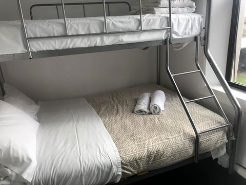 Royal Mail Hotel Kingston - Holiday Cairns 1