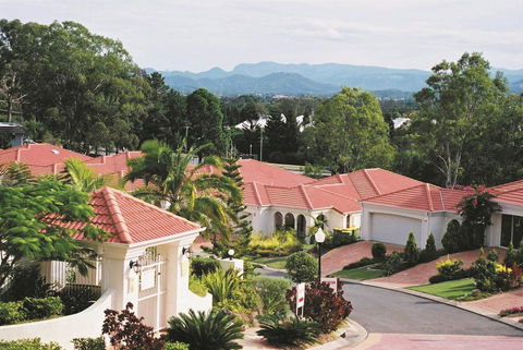 Royal Woods Resort - Holiday Cairns 2