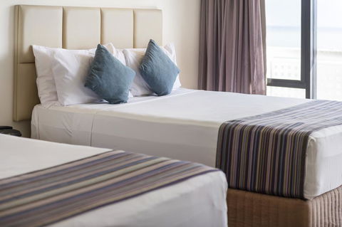 Rydges Esplanade Resort Cairns - Holiday Cairns 3