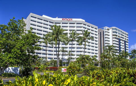 Rydges Esplanade Resort Cairns - Holiday Cairns 1