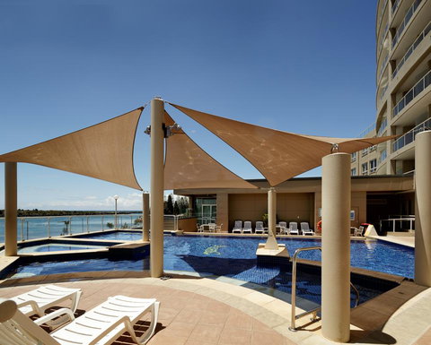 Rydges Hotel Port Macquarie - Holiday Cairns 1