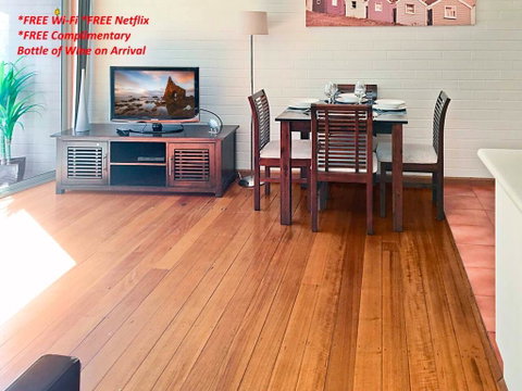 Rye 5 This Unit Suits 3 People FREE WIFI FREE NETFLIX - Holiday Cairns 2