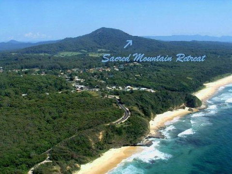 Sacred Mountain Retreat - Holiday Cairns 1
