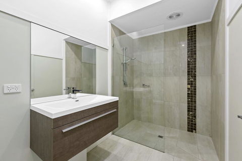 SALTAIR - MOUNT MARTHA - Holiday Cairns 0