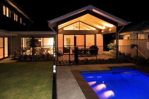 Salty Lark Beach House - Holiday Cairns 2