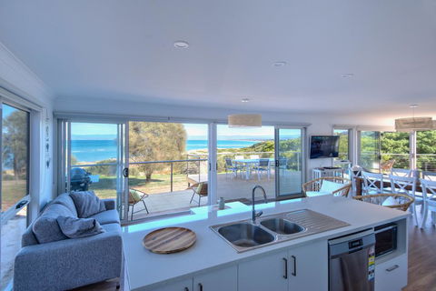 Sandbar Beach House - Holiday Cairns 1