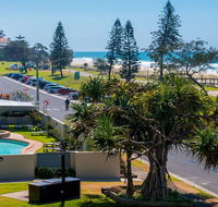 Sandrift Beachfront Apartments - Holiday Cairns