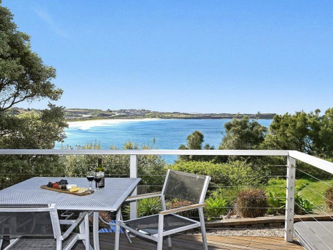 Santa Barbara On Bombo Beach - Holiday Cairns 0