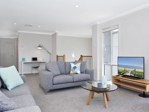 Saratoga Avenue, 52, Signature House - Holiday Cairns 2