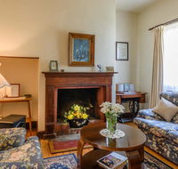 Sargeants  Armoury Cottages 1823 - Holiday Cairns