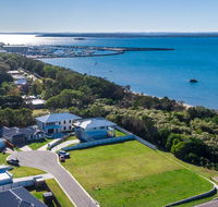 Sea breeze Esplanade Beachfront Close Marina Hervey Bay - Holiday Cairns