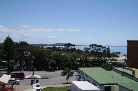 Sea View, 3 Hodgson Street - Holiday Cairns 0