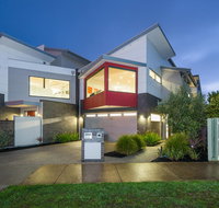 Sea View Luxury Beachfront - Holiday Cairns