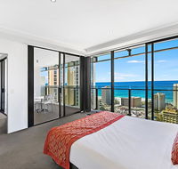 SeaBreeze Holidayz on Cavill Ocean View - Holiday Cairns