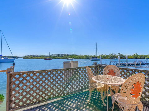 Seachange -Waterfront - Holiday Cairns 3