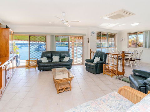 Seachange -Waterfront - Holiday Cairns 1