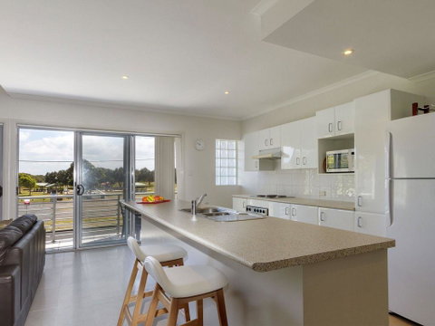 Seachange Apartment 2 - Holiday Cairns 2