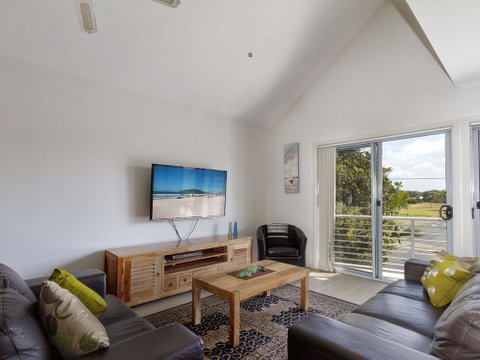 Seachange Apartment 2 - Holiday Cairns 0
