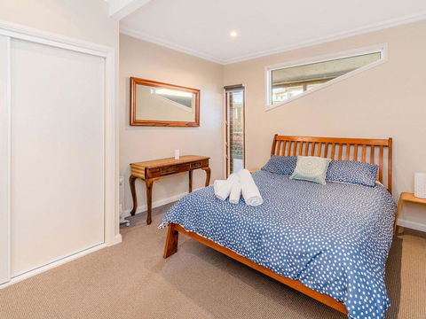 Seagrass 2/3 Great Holiday Destination - Holiday Cairns 1