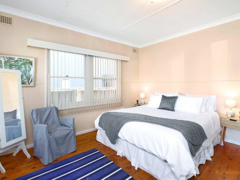 Seashells At North Avoca - 10 View Street - Holiday Cairns 2