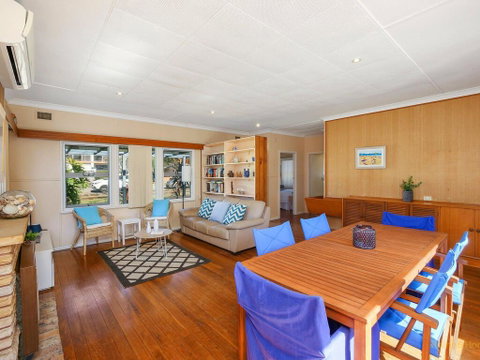 Seashells At North Avoca - 10 View Street - Holiday Cairns 0