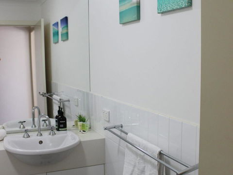 Seaspray Unit 7 Straight Across The Road From Main Beach Yamba - Holiday Cairns 2