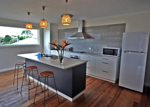 Seaview House Ulverstone - Holiday Cairns 0