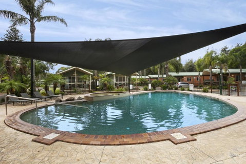 Seven Mile Beach Holiday Park - Holiday Cairns 2