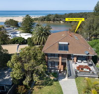 Seven Smiles - riverside location and ocean views - Holiday Cairns