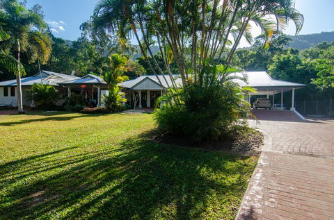 Shanee Prana - Holiday Cairns 0