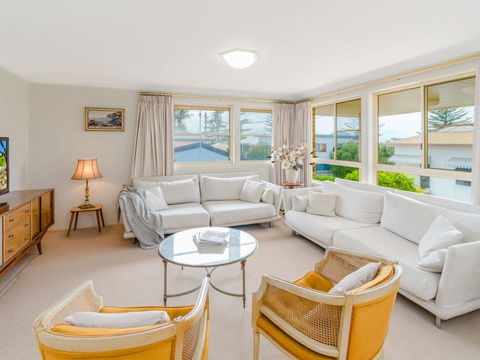 Shellcot - Close To Beach - Free WIFI - Holiday Cairns 1