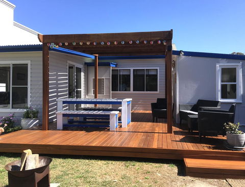Shellharbour Beach Cottage - Walk Onto Patrolled Beach With Flags In Summer - Holiday Cairns 0