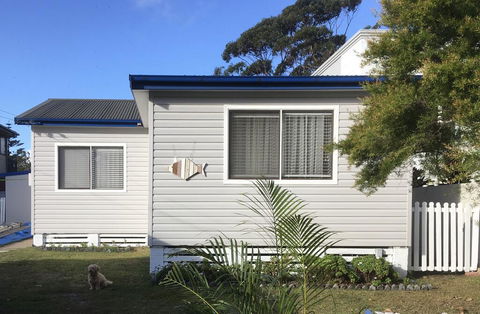 Shellharbour Beach Cottage - Walk Onto Patrolled Beach With Flags In Summer - Holiday Cairns 2
