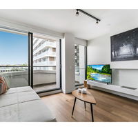 Shop Til You Drop At Sleek Unit In Hip Area - Holiday Cairns