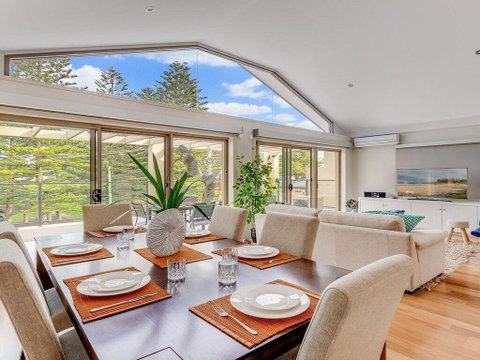 Shore To Please - Comfort, Cafes And Beaches - Holiday Cairns 0