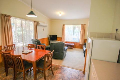 Silver Birches Holiday Unit 10 - Holiday Cairns 2