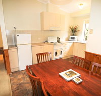 Silver Birches Holiday Unit 10 - Holiday Cairns