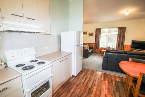 Silver Birches Holiday Unit 3 - Holiday Cairns 2