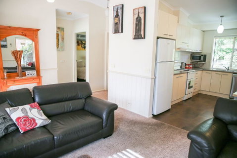 Silver Birches Holiday Village : Unit 8 - Holiday Cairns 1