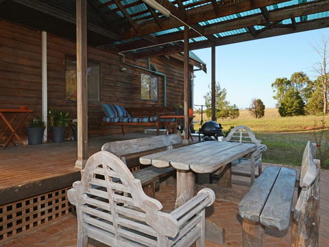 Silver Springs (4br) Cottage, With Wifi, Views, Olives And Space . Fireplace, Views, Olives And Space - Holiday Cairns 1