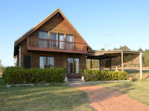 Silver Springs (4br) Cottage, With Wifi, Views, Olives And Space . Fireplace, Views, Olives And Space - Holiday Cairns 3