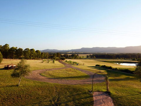Silver Springs (4br) Cottage, With Wifi, Views, Olives And Space . Fireplace, Views, Olives And Space - Holiday Cairns 0