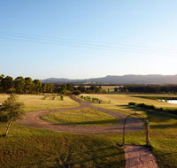 Silver Springs 4br Cottage with Wifi Views Olives and Space . Fireplace Views Olives and Space - Holiday Cairns