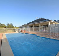 Silver Springs 6br Luxury Homestead with Wifi Pool. Fireplace Views Olives and Space - Holiday Cairns