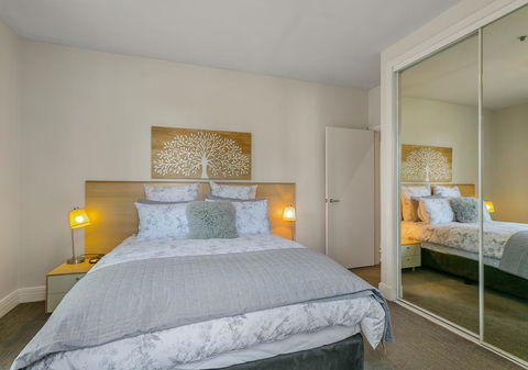 South Yarra Delight - Car Park, Wifi And Swimming Pool - Holiday Cairns 1