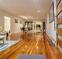 Spacious House in Heart of Surfers Paradise - Holiday Cairns
