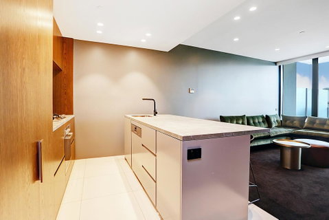 Spectacular 1 Bedroom Apartment With Water Views & Palatial Terrace - Holiday Cairns 1